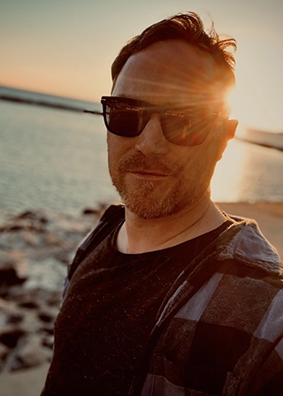 Robbie Dee, creator of Underwhelm.me